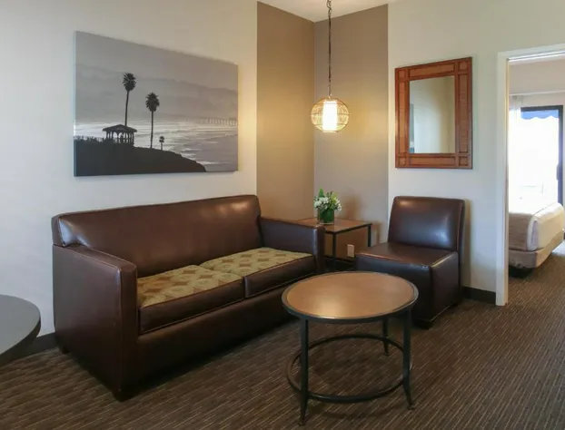 Oxford Suites Pismo Beach hotel detail image 3