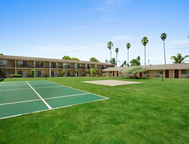 Quality Inn & Suites hotel detail image 1