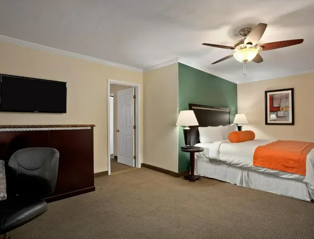 Quality Inn & Suites Santa Maria hotel detail image 4