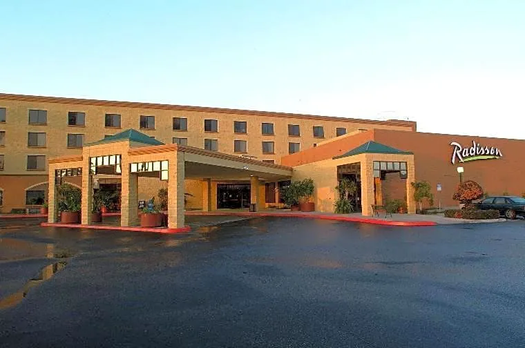 Radisson Hotel Santa Maria hotel hero