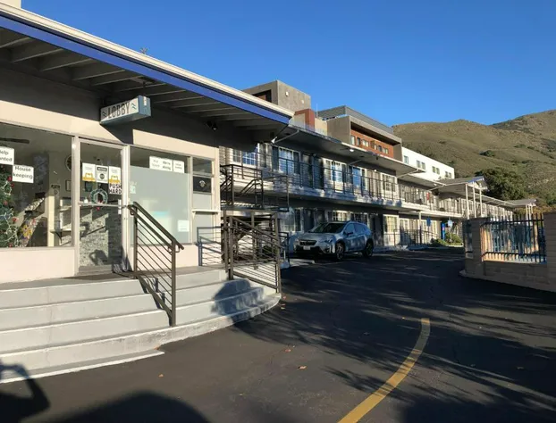 University Inn hotel detail image 2