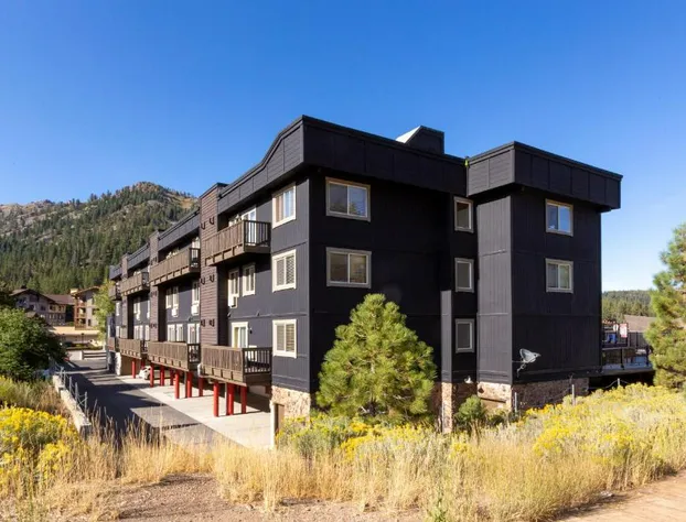 Red Wolf Lodge at Olympic Valley hotel detail image 2