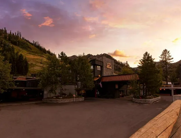 Red Wolf Lodge at Olympic Valley hotel detail image 3