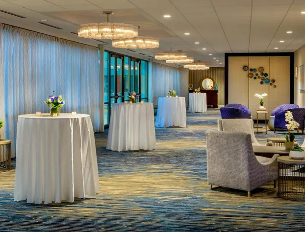 Crowne Plaza Boston - Woburn by IHG hotel detail image 4