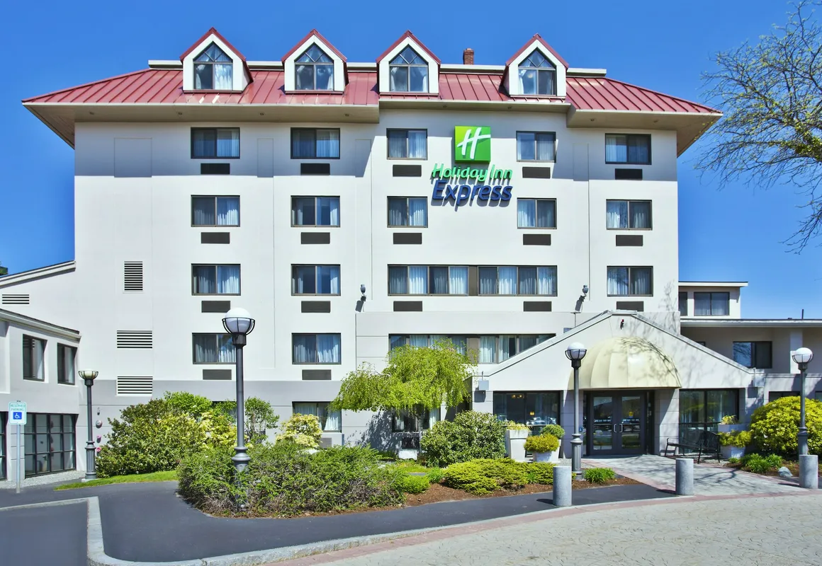Holiday Inn Express Boston - Waltham by IHG hotel hero