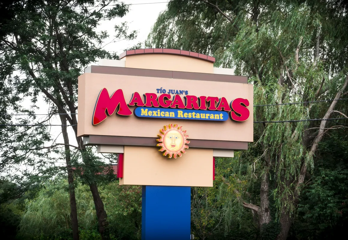 Quality Inn & Suites Lexington hotel hero