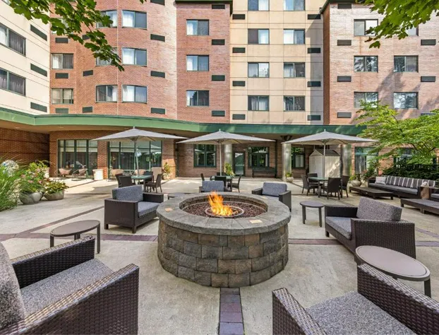 Courtyard by Marriott Boston Waltham hotel detail image 2