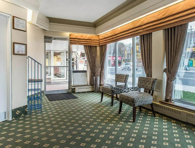 Econo Lodge Downtown Ottawa hotel detail image 4