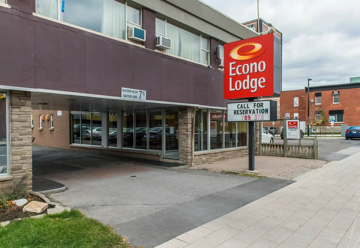 Econo Lodge Downtown Ottawa hotel hero