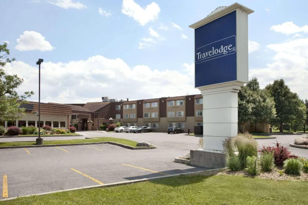 Travelodge by Wyndham Ottawa East hotel hero
