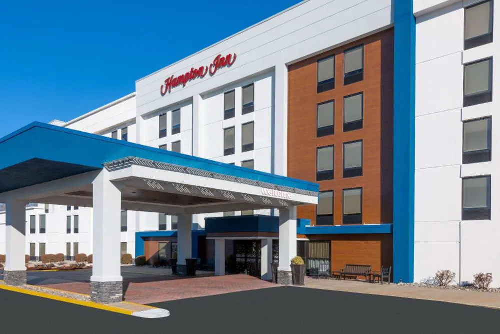 Hampton Inn Salisbury hotel hero