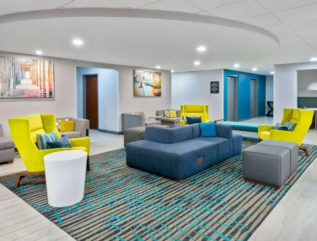 Hampton Inn Salisbury hotel detail image 1