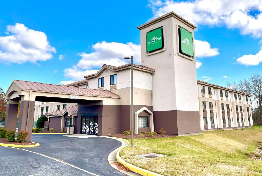 Wingate by Wyndham Salisbury hotel hero