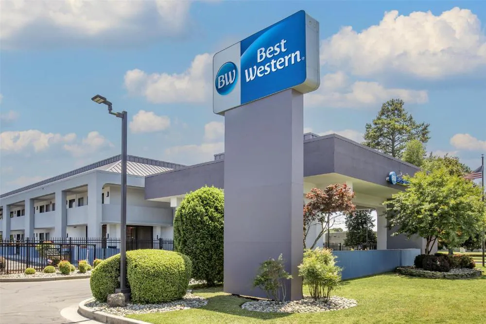 Best Western Salisbury Plaza hotel hero