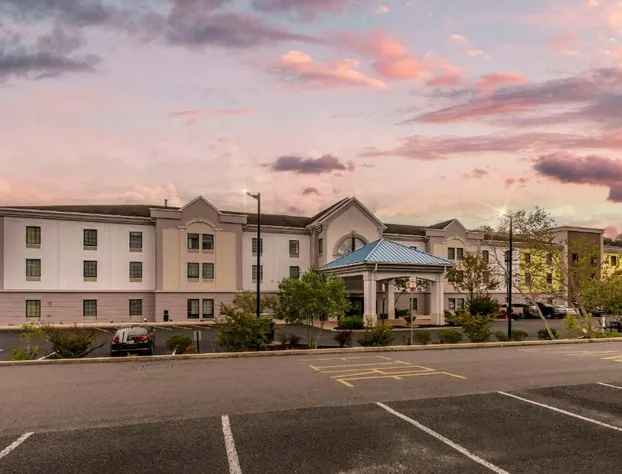 Comfort Suites Ocean City West hotel detail image 3