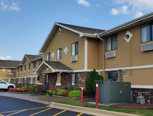 Super 8 by Wyndham Sterling Heights/Detroit Area hotel detail image 4