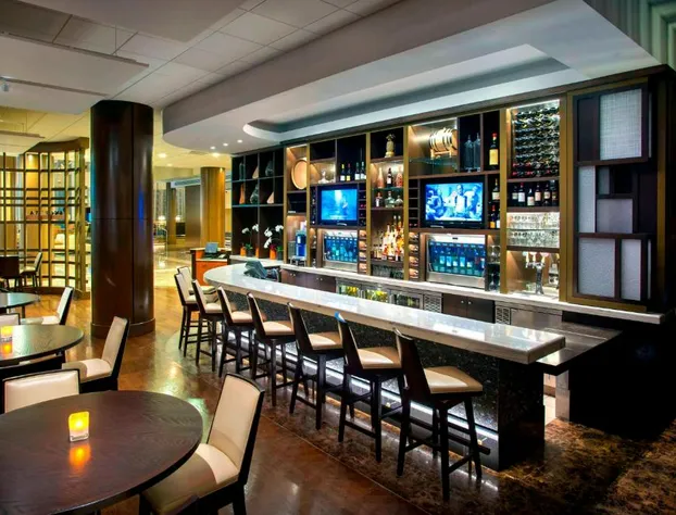 Teaneck Marriott at Glenpointe hotel detail image 3