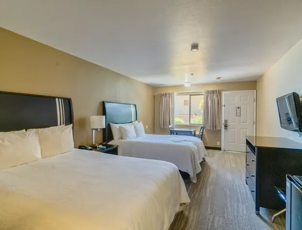 The Oakhurst Inn at Yosemite hotel detail image 4