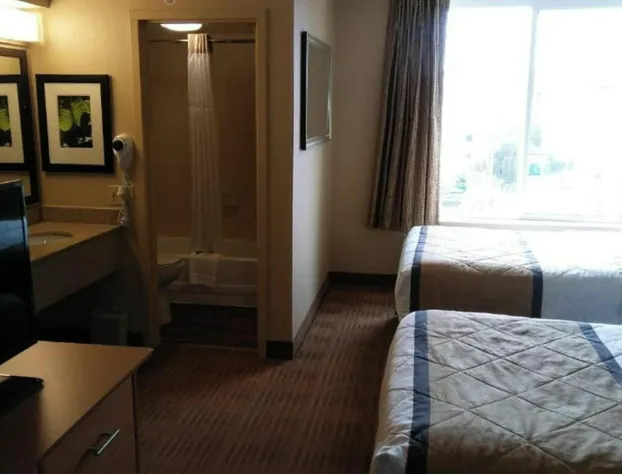 Studio 6 Suites Jacksonville Deerwood Park FL hotel detail image 4