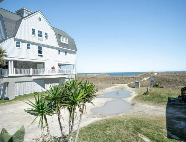 Elizabeth Pointe Lodge hotel detail image 1
