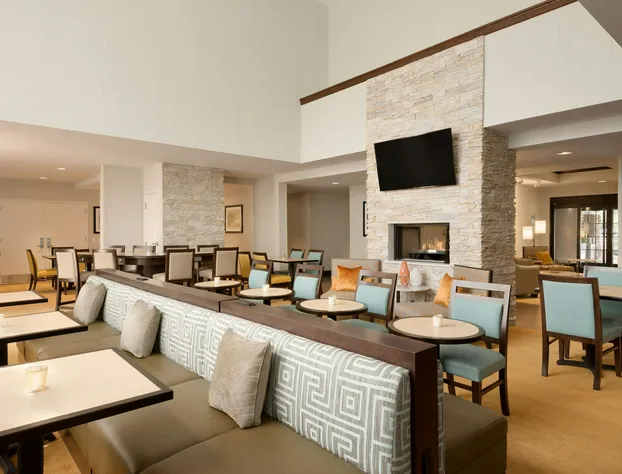 Homewood Suites by Hilton Jacksonville Deerwood Park hotel detail image 4