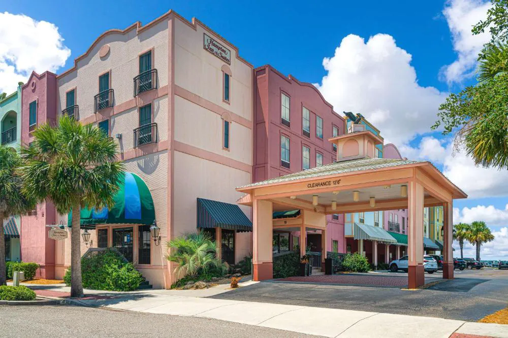 Hampton Inn and Suites Amelia Island Historic Harbor Front hotel hero