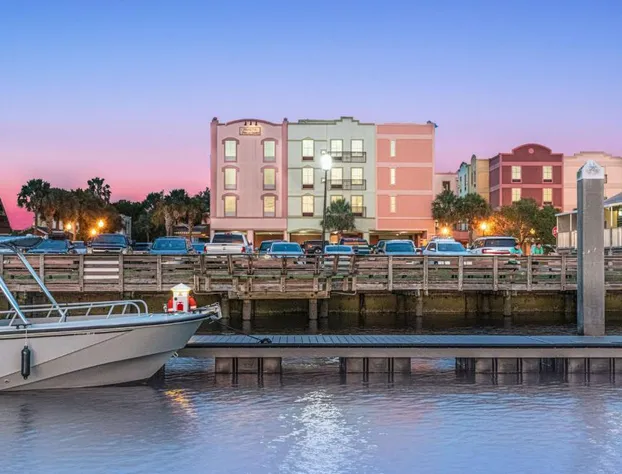 Hampton Inn and Suites Amelia Island Historic Harbor Front hotel detail image 2
