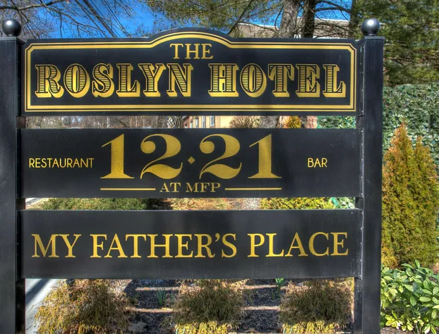 The Roslyn, Tapestry Collection by Hilton hotel detail image 3