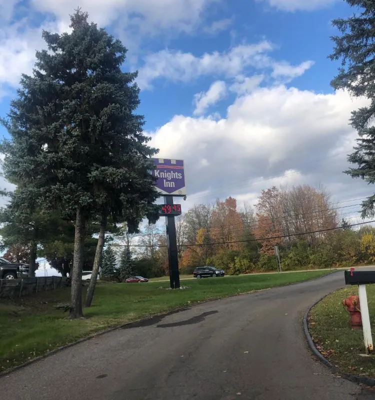 Knights Inn Farmington Hill hotel hero