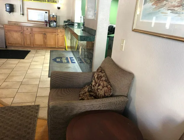 Knights Inn Farmington Hill hotel detail image 2