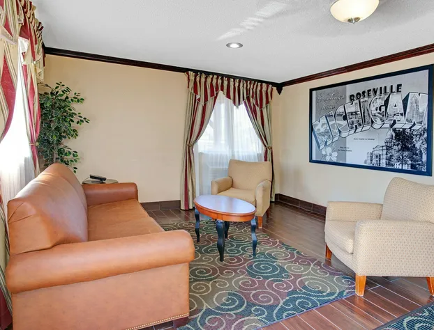 Super 8 by Wyndham Roseville/Detroit Area hotel detail image 4