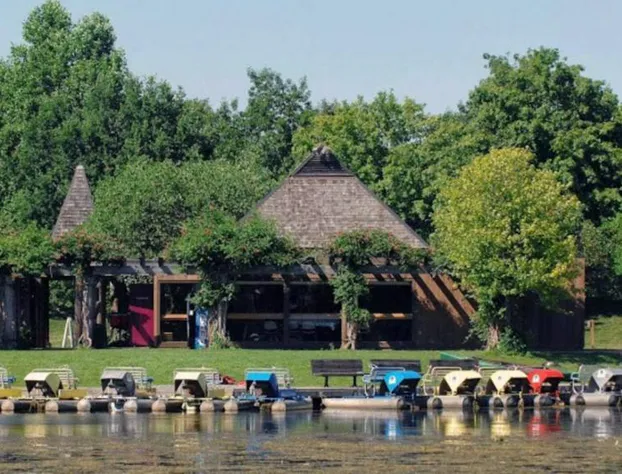 Sonesta Simply Suites Detroit Ann Arbor hotel detail image 1