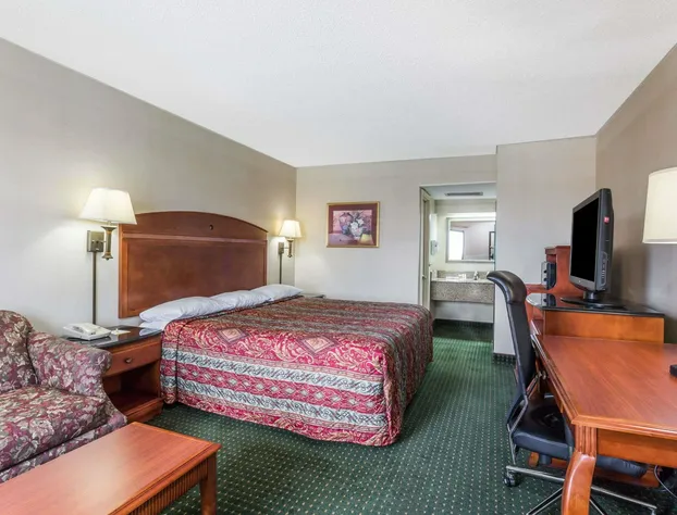 Days Inn by Wyndham Camp Springs/Andrews AFB DC Area hotel detail image 2