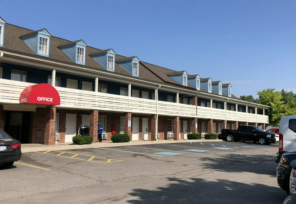 Travelodge by Wyndham Canton/Livonia Area, MI hotel hero