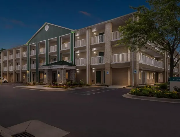 HomeTowne Studios by Red Roof Detroit - Livonia hotel detail image 4