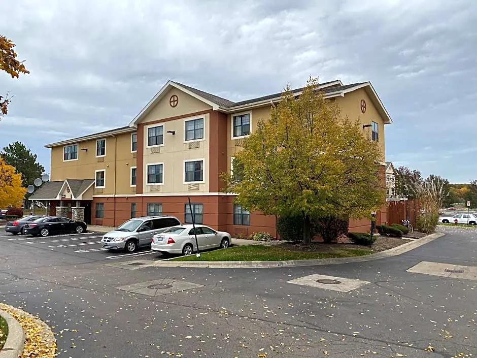 Suburban Studios Auburn Hills - Detroit hotel hero