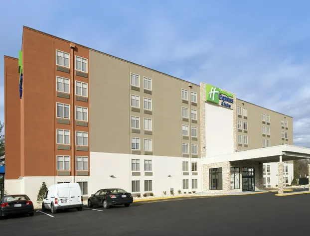 Holiday Inn Express & Suites College Park-University Area by IHG hotel detail image 1