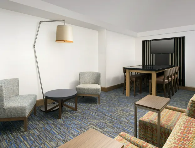 Holiday Inn Express & Suites College Park-University Area by IHG hotel detail image 2