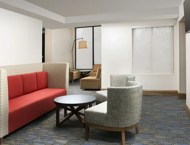 Holiday Inn Express & Suites College Park-University Area by IHG hotel detail image 3
