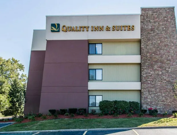 Quality Inn & Suites Warren - Detroit hotel detail image 1