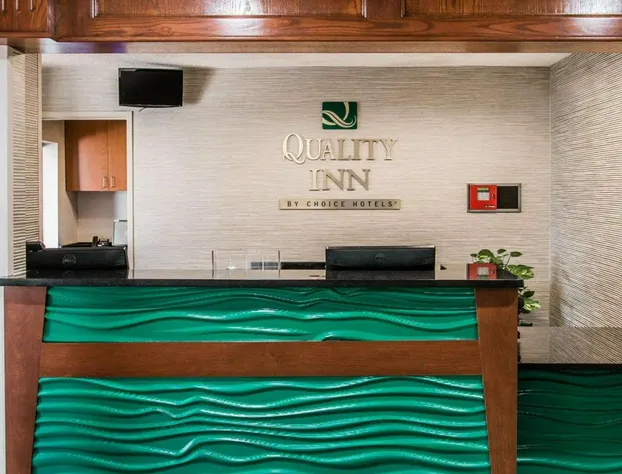 Quality Inn & Suites Warren - Detroit hotel detail image 1