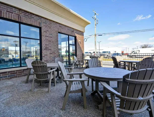 Hampton Inn & Suites Detroit/Warren hotel detail image 4