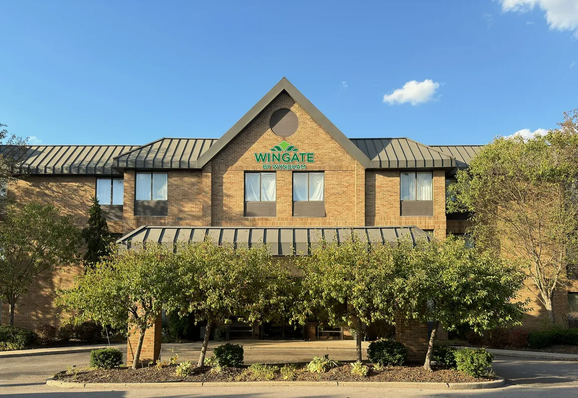 Wingate by Wyndham Utica hotel hero