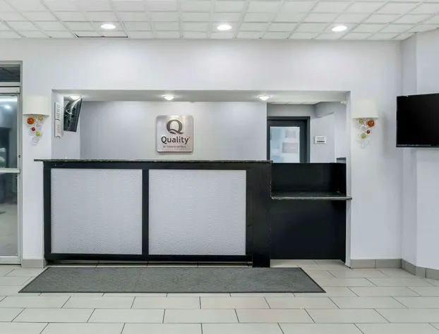 Quality Inn and Suites Livonia hotel detail image 2