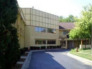 Days Inn & Suites by Wyndham Madison Heights MI hotel detail image 1