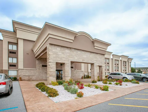 Wingate by Wyndham Detroit Metro Airport hotel detail image 3