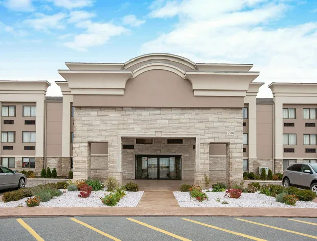 Wingate by Wyndham Detroit Metro Airport hotel detail image 1