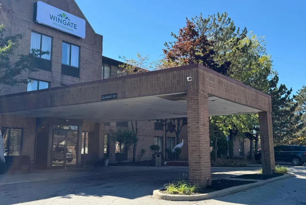 Wingate by Wyndham Livonia hotel hero