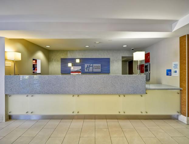 Holiday Inn Express Romulus / Detroit Airport, an IHG Hotel hotel detail image 3