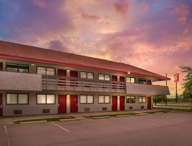 Red Roof Inn Detroit Metro Airport - Taylor hotel detail image 2